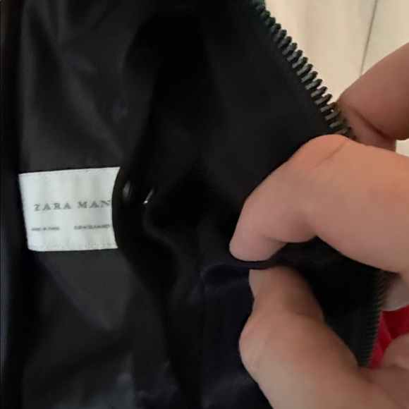 Limited Edition 2017/18 Zara - Black and Red Bomber Jacket with Rose Embroidery - Picture 5 of 5